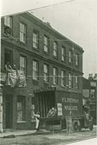 Pettman van in Bath Road 